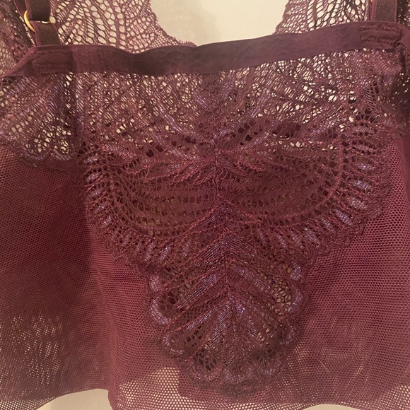 Beautiful lace Bralette - Picture 4 of 7